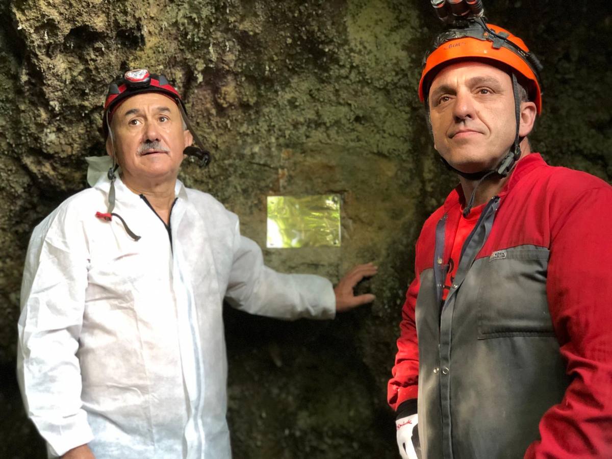 UGT «recupera la dignidad» de los combatientes del franquismo en la cueva Las Cascajosas