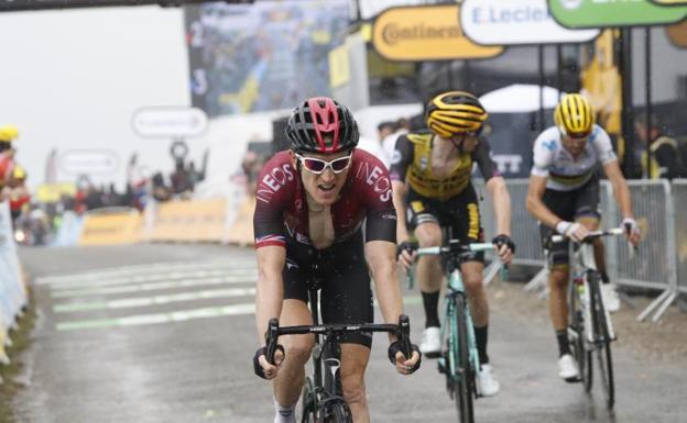 Bernal y Thomas, ante la resistencia francesa en la carrera más emocionante