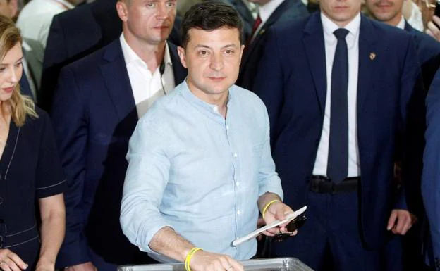 El partido del cómico Zelenski logra la mayoría absoluta en la Rada ucraniana