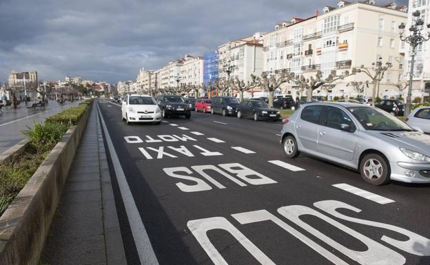 UGT traslada a César Díaz una propuesta para mantener el carril-bus en Santander