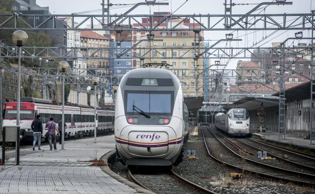 Adif confirma a Mazón que los plazos del tren a Santander se están cumpliendo