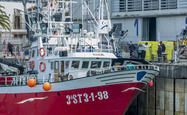 El Gobierno quiere ser un «aliado» de los pescadores para dar respuesta a los problemas del sector