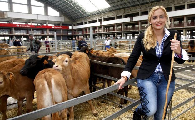 García: «Es muy difícil mantener la ganadería extensiva en Cantabria si los lobos siguen bajando a las puertas de nuestras casas»