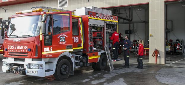 Herrán quiere integrar a los bomberos en la plantilla de Castro «cuanto antes»