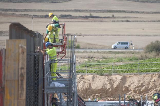 El único tramo en obras de la autovía Aguilar-Burgos acaba su plazo con tan sólo el 39% construido