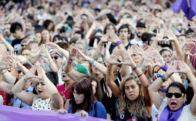 Envían a prisión a dos de los seis detenidos por la violación grupal a una joven de 18 años en Bilbao