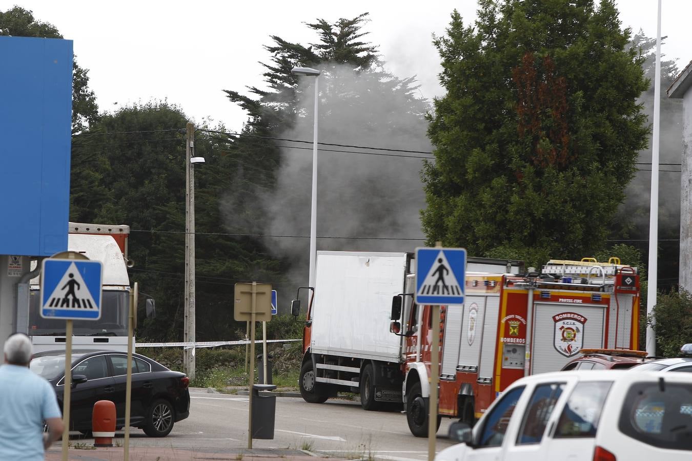 Finalizada la maniobra de detonación de un obús de la Guerra Civil en la A-8, en Sierrapando