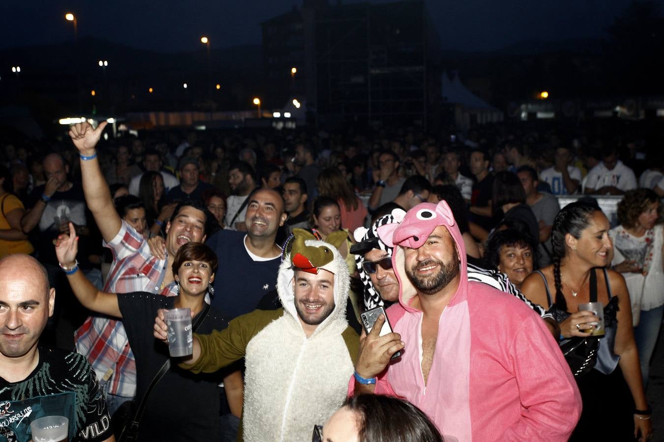 Torrelavega vibra con la música de los 90