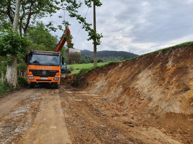 El vial de acceso a la Visita Minera de El Soplao se abrirá en un mes