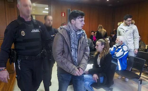 El asesino del tendero chino, expulsado de El Dueso por «mal comportamiento»