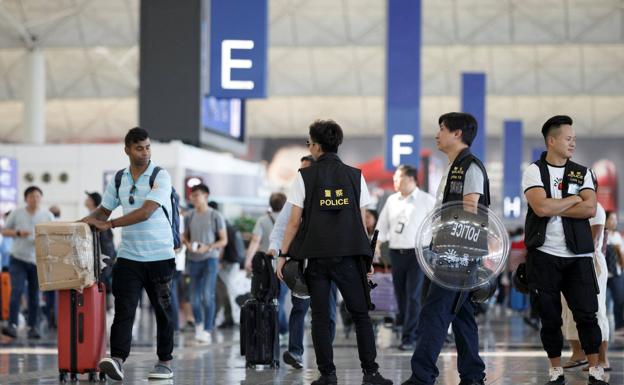 El aeropuerto de Hong Kong, abierto por orden judicial