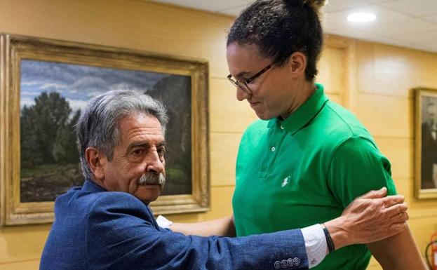 Revilla a Nicholls: «Estamos orgullosos de una deportista tan extraordinaria y embajadora de nuestra tierra»