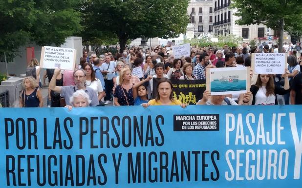 Más de 300 personas reclaman en Santander la apertura de puertos seguros en el Mediterráneo