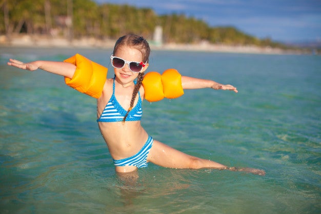 Cómo cuidar el pelo de tus hijos en verano