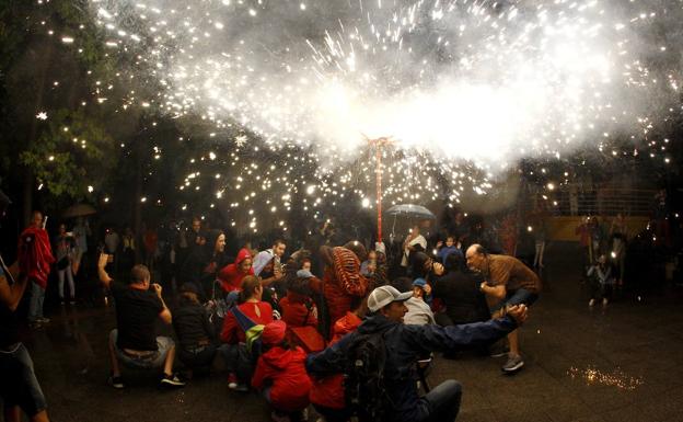 La lluvia no puede con el fuego