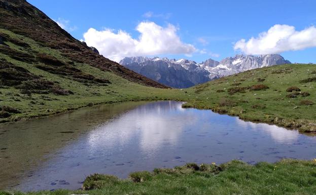 Ruta de dificultad media por el pozo Llau, los altos de Salvorón y el bosque de Mancobu