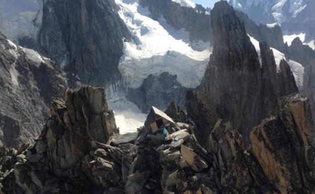 Un gran desprendimiento afecta a la vía Cassin del espolón Walker de las Grandes Jorasses