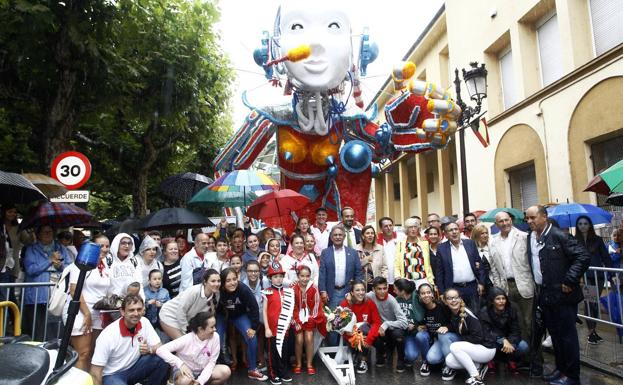 La carroza 'F2 Cíber', de Francis 2, gana la primera Gala Floral sin desfile por la lluvia