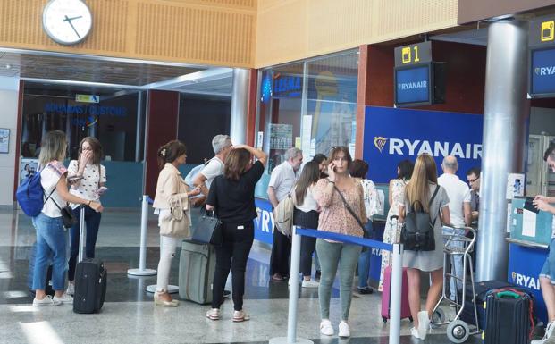 Los tripulantes de cabina de Ryanair confirman diez días de huelga en septiembre