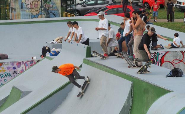 Decenas de skaters y artistas asisten este fin de semana a 'Arteskate' Torrelavega