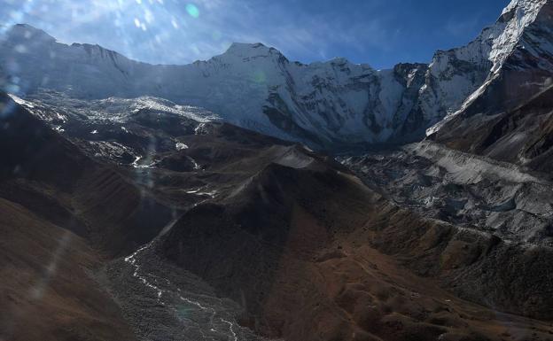 La primera carretera al Everest, una vía más segura hasta el techo del mundo