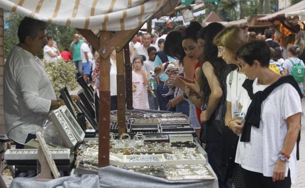 El Mercado Romano vuelve a la Alameda de Oviedo por los Mártires