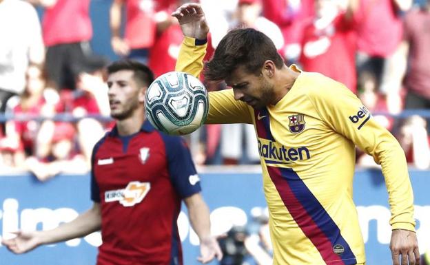 Piqué mete la mano en la remontada del Barcelona