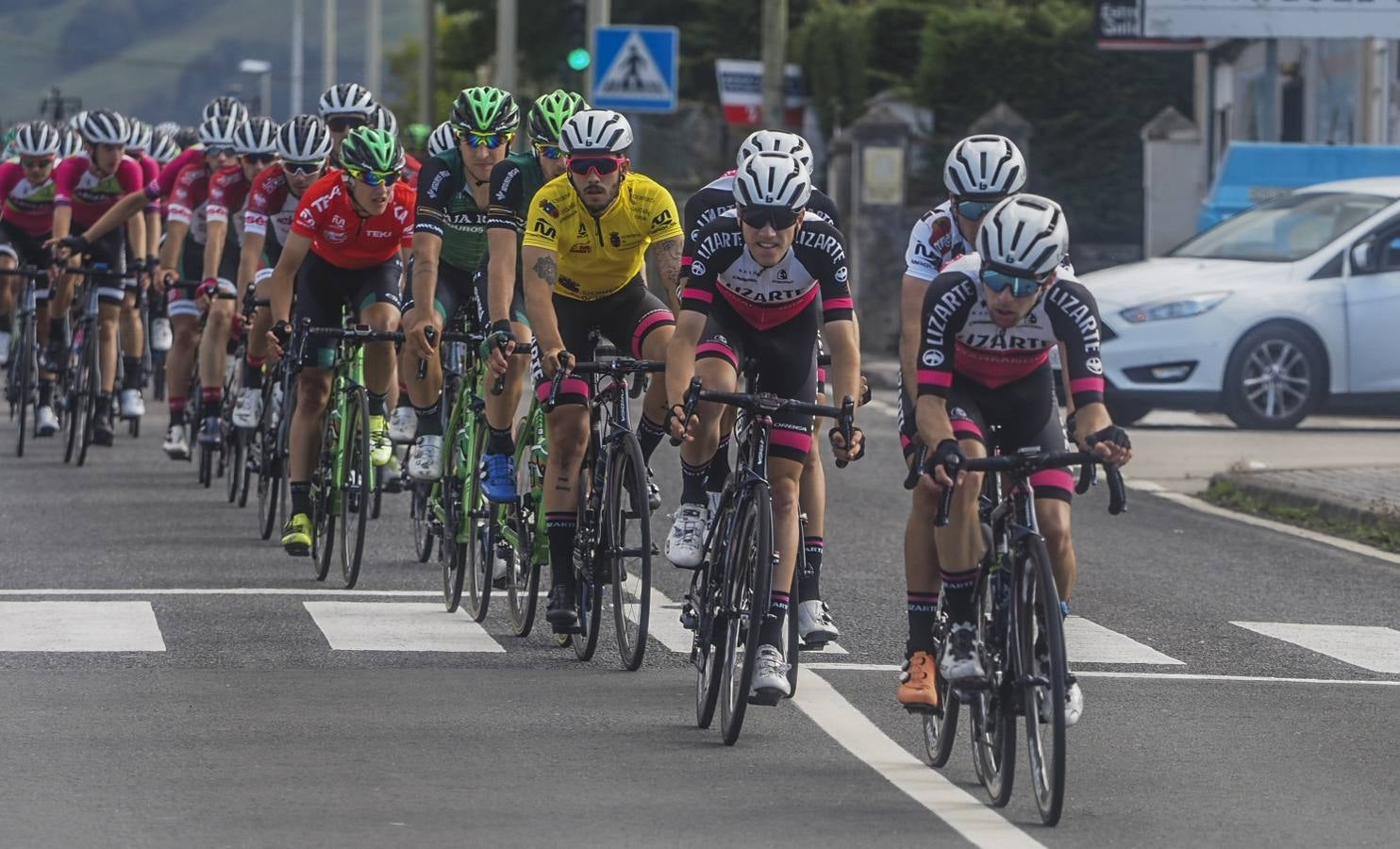 Imágenes de la tercera y última etapa de la Vuelta a Cantabria