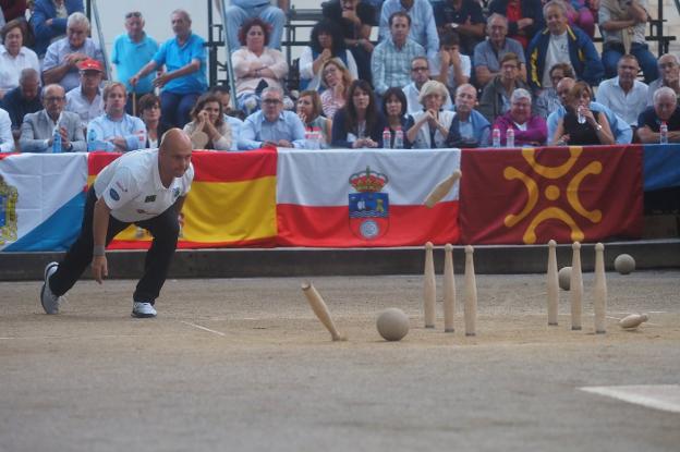 Salmón continúa con su racha y triunfa ante Carlos García en el Torneo del PRC