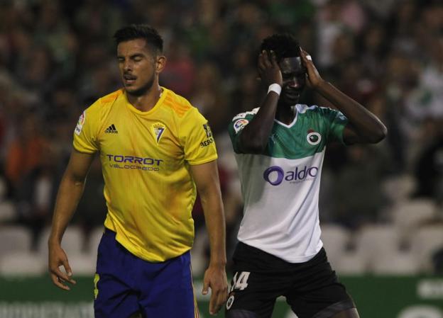 El Racing se supera una vez más y pierde en el minuto 100