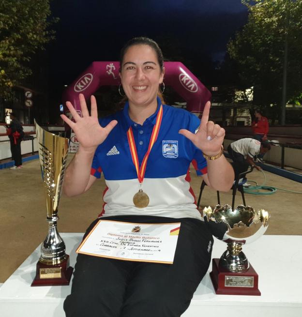 Judit Bueno, campeona por un palo