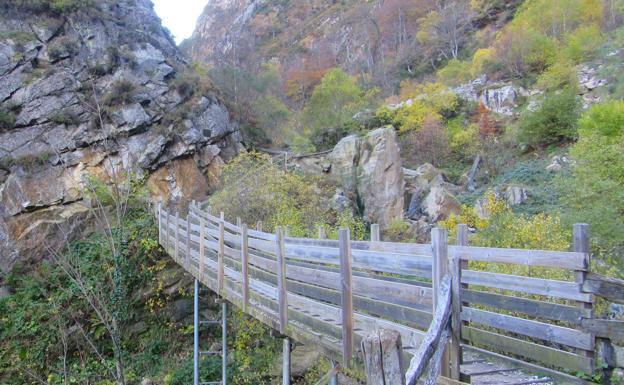 Una ruta por el bonito desfiladero asturiano de los Arrudos