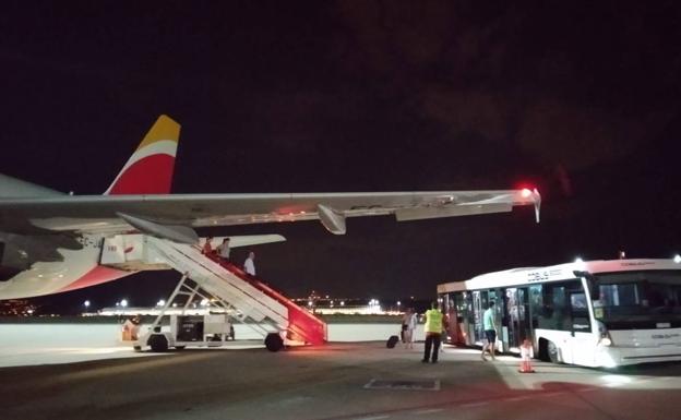 El vuelo Madrid-Santander de Iberia regresa a la capital en pleno trayecto por un problema técnico