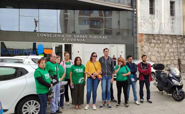 La PAH convoca una protesta para tratar de paralizar el desahucio de los dueños del hotel Conde Duque de Santillana del Mar