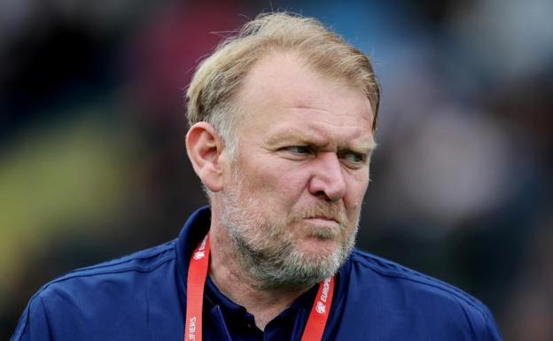 Prosinecki retira su dimisión y seguirá como seleccionador de Bosnia