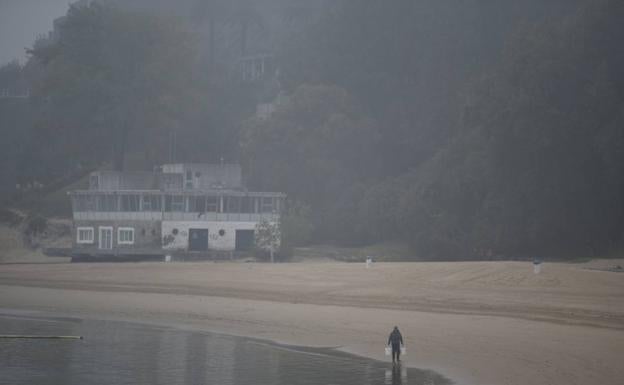 Dos vuelos desviados a Bilbao y se suspende la 'parada de velas' por la niebla