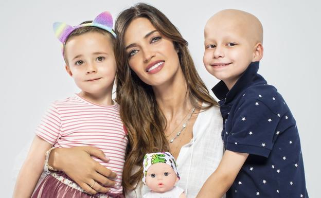 Sara Carbonero visibiliza el cáncer infantil con un emotivo diseño