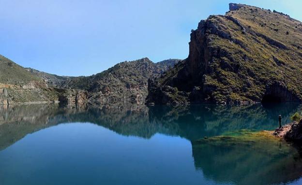 De ruta por los barrancos del río Aguas Blancas, en Granada