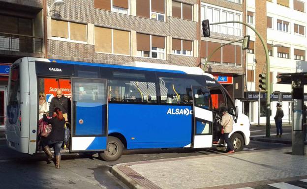 Todos los barrios dispondrán desde el lunes de servicio de Castrobus antes de las 8 de la mañana