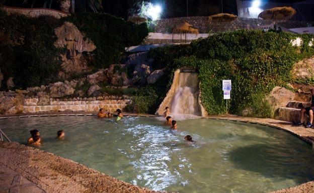 Ruta por la Acequia de Toril y los Baños de Alicún, un oasis natural para escapar del calor