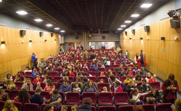 La sala Bretón cumple veinte años de programación cultural en El Astillero