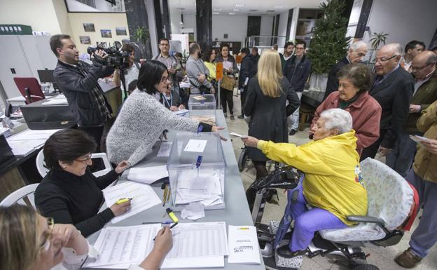 501.672 cántabros podrán votar en las elecciones del 10 de noviembre