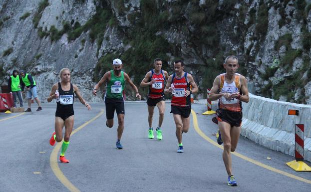 Workneh Fikire y Mónica Gutiérrez, ganadores de la Subida Pedestre del Desfiladero de La Hermida