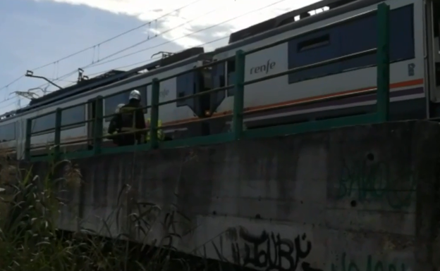 Un incendio en un tren de Cercanías causa retrasos y cancelaciones en la línea de Renfe hacia Campoo
