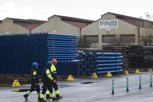 Saint Gobain PAM propone un ERTE para toda la plantilla de su fábrica de Santander