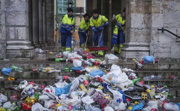 Las asociaciones de vecinos denuncian la proliferación de botellones en Santander