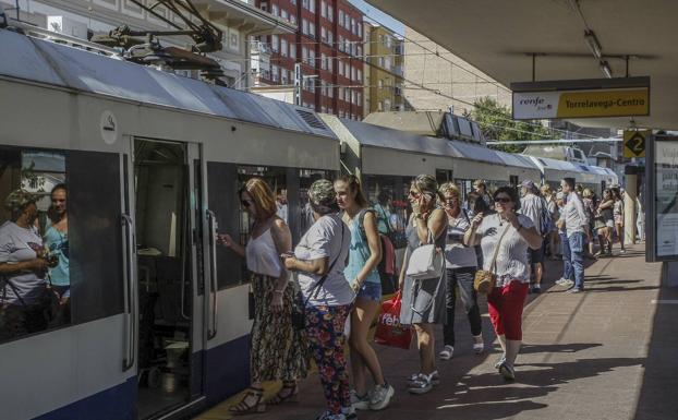 Martín llevará a Fomento las propuestas sindicales para «reflotar» las Cercanías