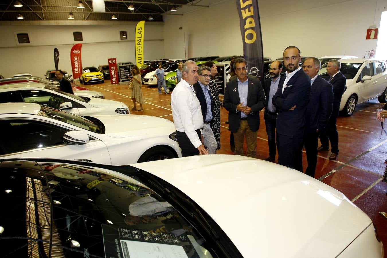 Feria de vehículos de ocasión en La Lechera de Torrelavega