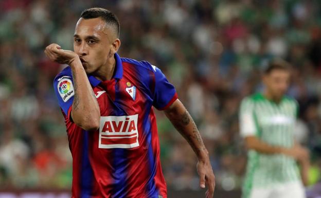 Betis y Eibar igualan un choque disputado y en el que faltó efectividad