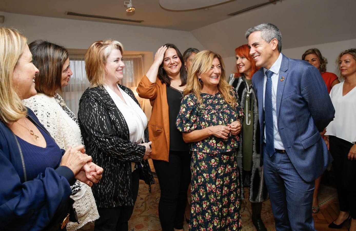 El Gobierno de Cantabria se compromete a visibilizar los logros de las mujeres